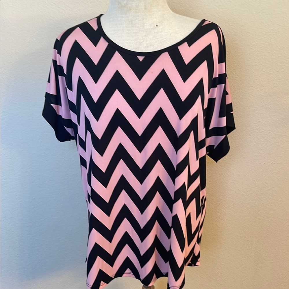 Chevron Patterned Pink and Black Women's Top